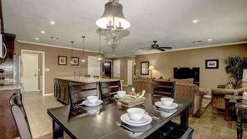 Rom | Spiseområde på rommet