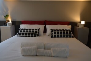 Comfort Triple Room | Premium bedding, minibar, in-room safe, desk