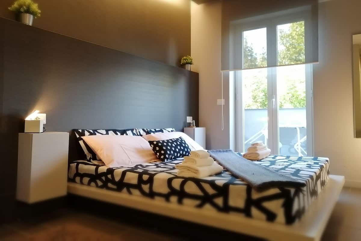 Standard Double Room | Premium bedding, minibar, in-room safe, desk