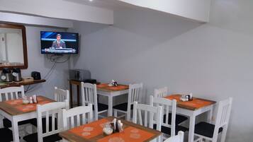 Free daily continental breakfast