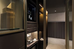 1 bedroom, Frette Italian sheets, premium bedding, down duvets