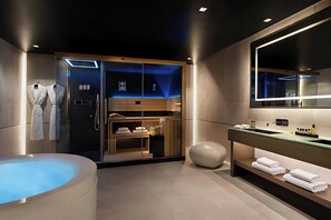 Shower, rainfall showerhead, designer toiletries, hair dryer - The Pantheon Iconic Rome Hotel, Autograph Collection (Rome)