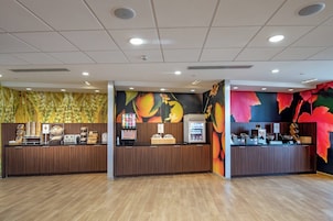 Free daily continental breakfast