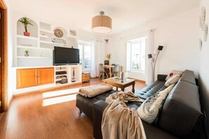 Apartment, 2 Bedrooms, City View | Living room - Madrid City Center Tirso de Molina (Madrid)