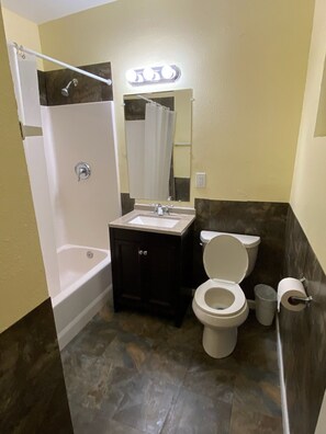 Bathroom - Europa Inn & Suites (Desert Hot Springs)