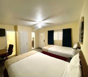 Standard Room, 2 Queen Beds, Kitchenette