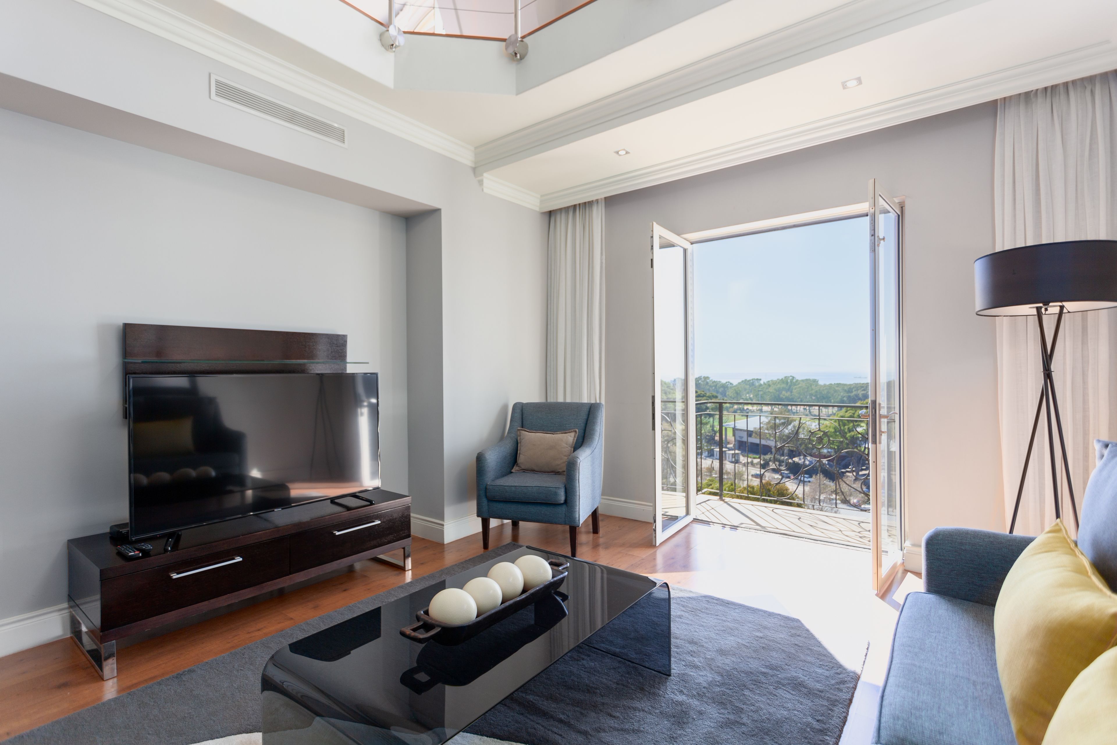 presidential penthouse, 3 bedrooms, kitchen, ocean view | living area | 55-inch led tv with satellite channels, tv, netflix