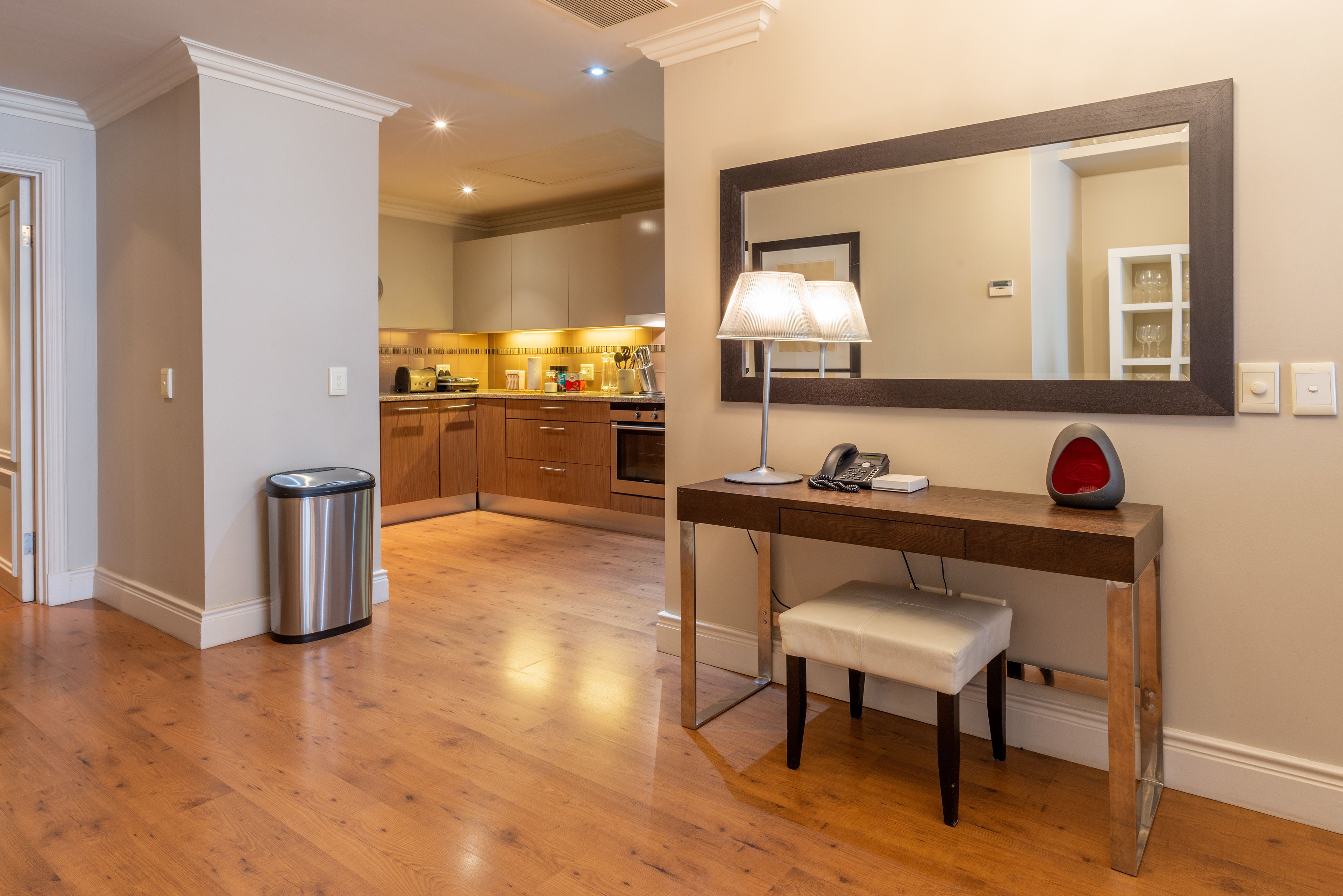 full-sized fridge, microwave, oven, stovetop