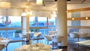Restaurant - Harbour Bridge - WHosting (Cape Town)