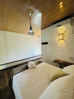 Double Room | Individually decorated, individually furnished, blackout curtains