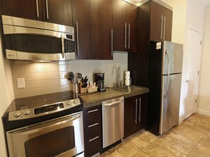 Fridge, microwave, oven, stovetop - Couple’s Escape-Beach Club at Siesta Key 106C by RVA (Sarasota)