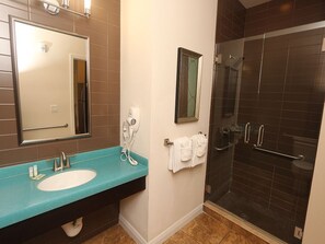 Shower, hair dryer, towels - Couple’s Escape-Beach Club at Siesta Key 106C by RVA (Sarasota)
