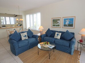 TV, DVD player, books - Gulf Coast Getaway–Cedars East Tennis #509/RVA (Longboat Key)