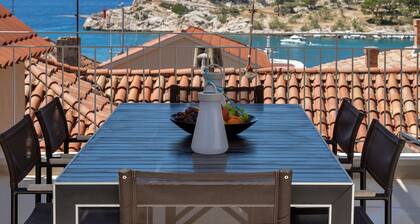 Luxury Penthouse on Main Square w/ Rooftop Terrace & Sea Views