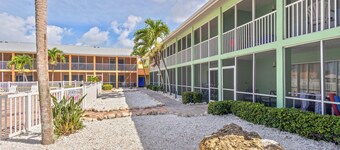 Silver Sands #247 – 1BR/1BA Resort on Longboat Key, Sleeps 4