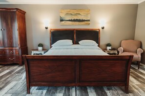 Deluxe Room - Newport Motel (Newport)
