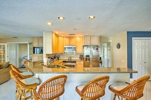 Fridge, microwave, stovetop, dishwasher
