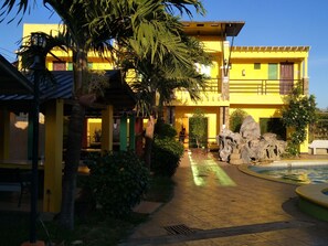 Piscine couverte, piscine extérieure