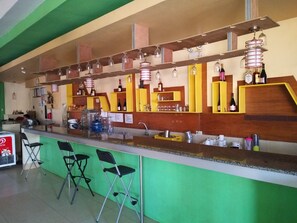 Family dining - Endielina's Inland Resort (Estancia)