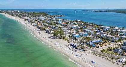 Beach Club in Anna Maria Nr. 7: Studio / 1 BA Resort in Anna Maria von RVA, für 2 Personen