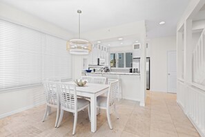 Dining - Play, Stay & Bring Your Pup: Cedars East 832 RVA (Longboat Key)