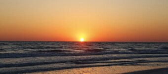 Beachside Studio in Longboat Key - Silver Sands #253A Resort by RVA