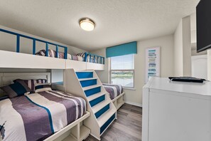 8 habitaciones, tabla de planchar con plancha y wifi gratis