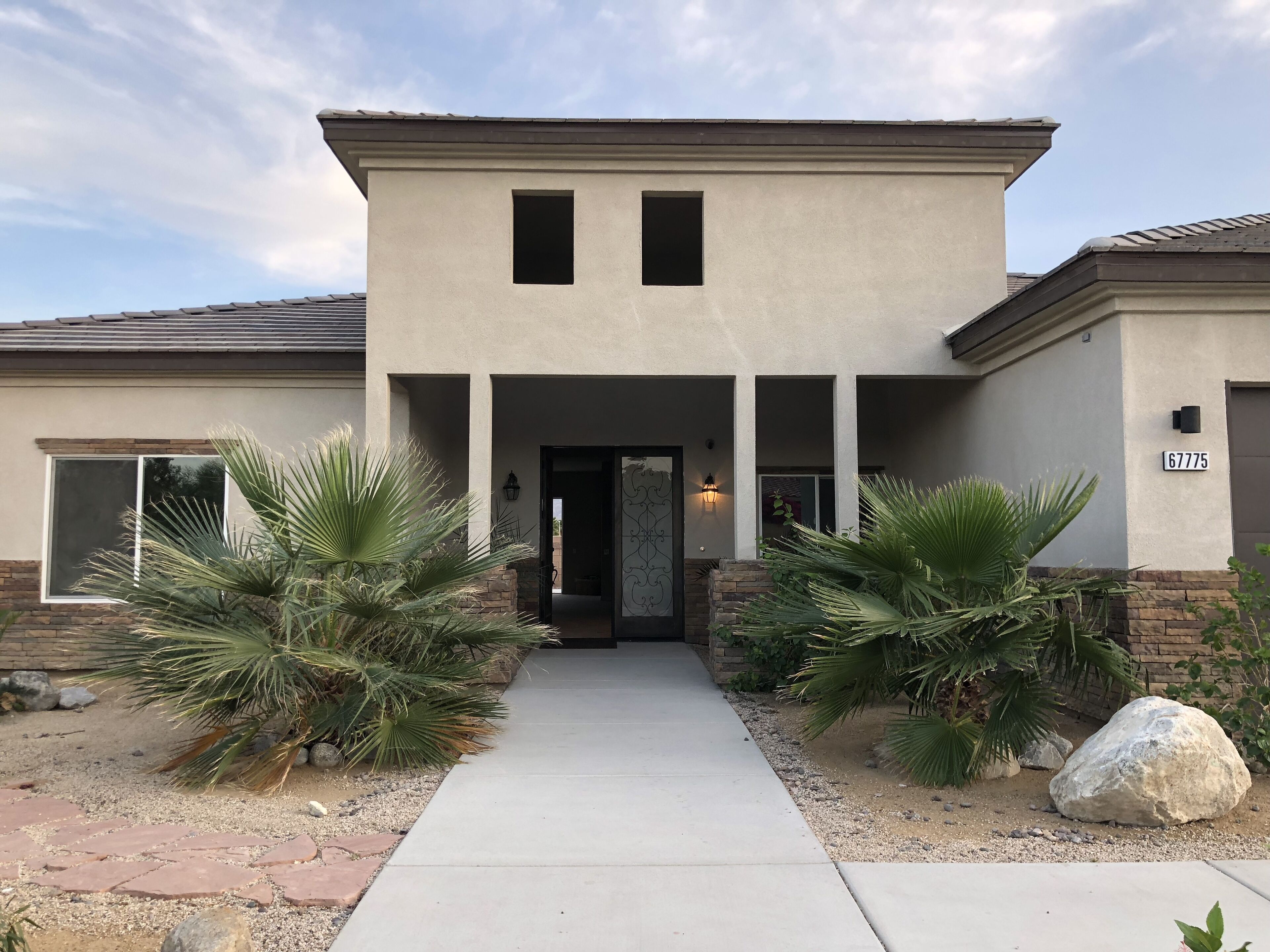  Brand New 4bd 3br House. Close to everything.Cathedral city Lic#016210.