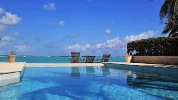 Outdoor pool, an infinity pool