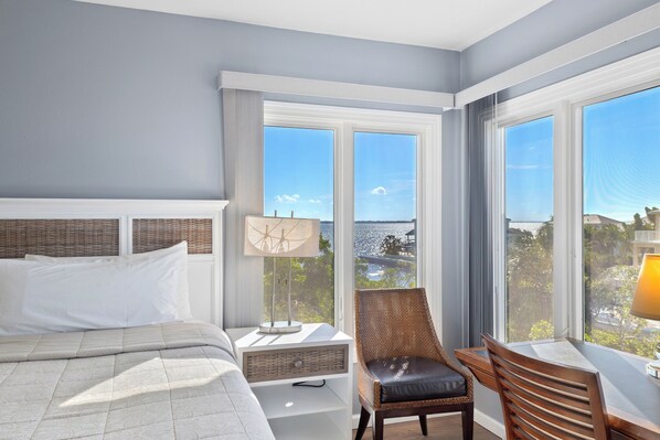 2 slaapkamers, een bureau, een strijkplank/strijkijzer, gratis wifi