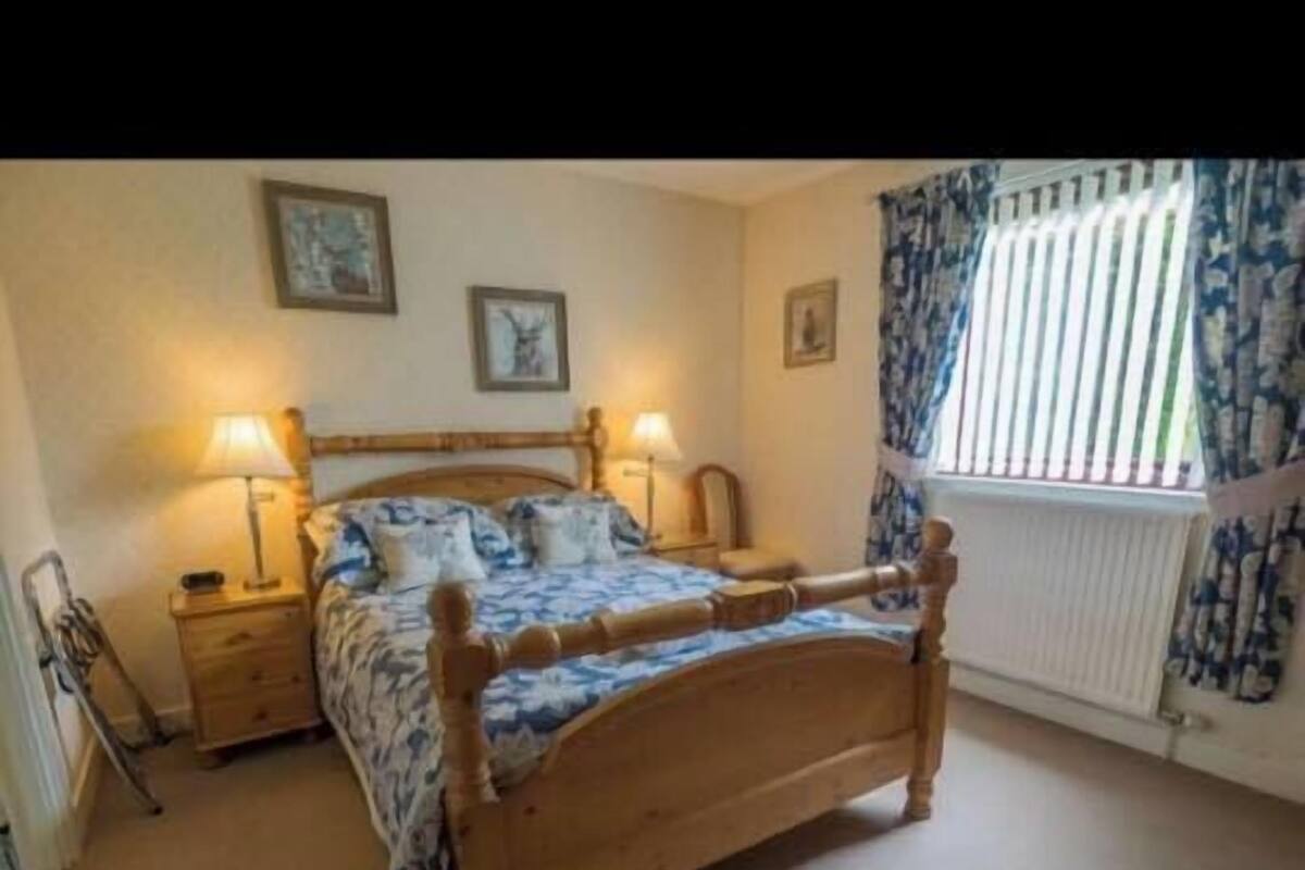 Double Room (Room2) | Desk, iron/ironing board, free WiFi