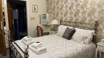 Superior Double Room (Room6) | Desk, iron/ironing board (on request), free WiFi