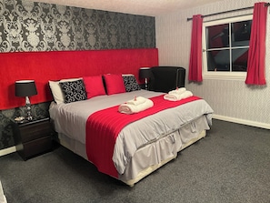 Desk, iron/ironing board, free WiFi - Dionard Guest House (Inverness)