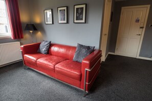 Double Room (Room5) | Room amenity - Dionard Guest House (Inverness)