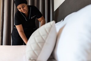 Desk, iron/ironing board, free WiFi, bed sheets - Hotel Elite (Barrancabermeja)