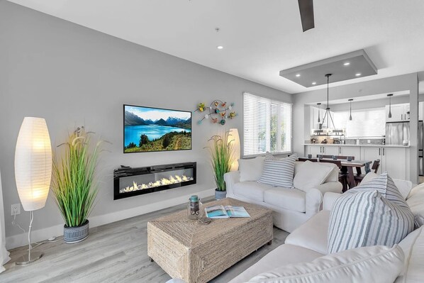 Télévision, cheminée