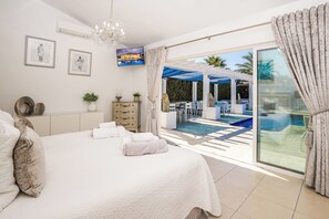 6 bedrooms, in-room safe, desk, iron/ironing board