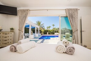 6 slaapkamers, een kluis op de kamer, een bureau