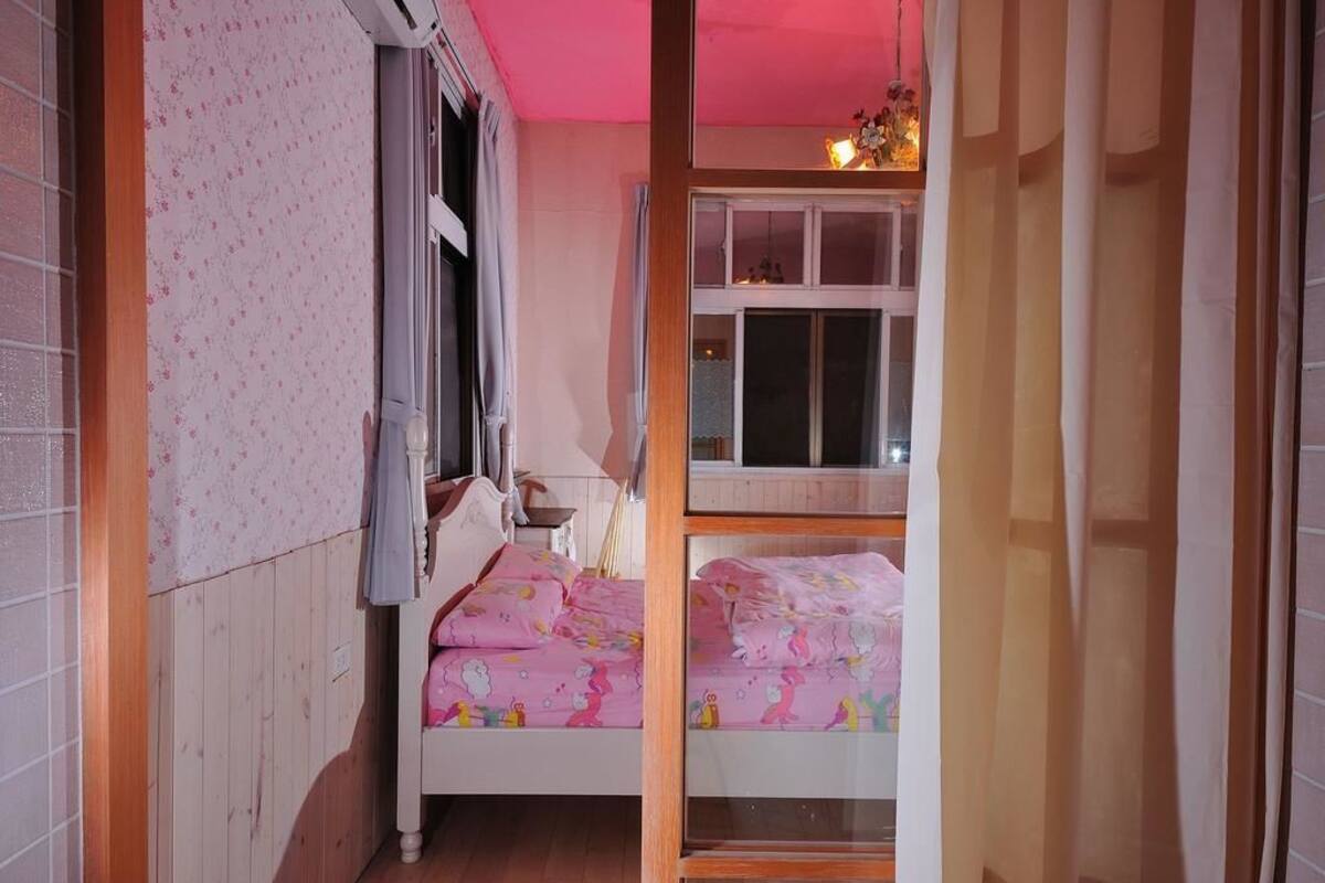 Deluxe-Doppelzimmer | Schreibtisch, Verdunkelungsvorhänge, kostenloses WLAN, Bettwäsche