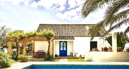 Maison espagnole traditionnelle avec piscine privée prÚs de la plage