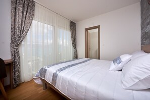 3 chambres, bureau, fer et planche à repasser, Wi-Fi gratuit