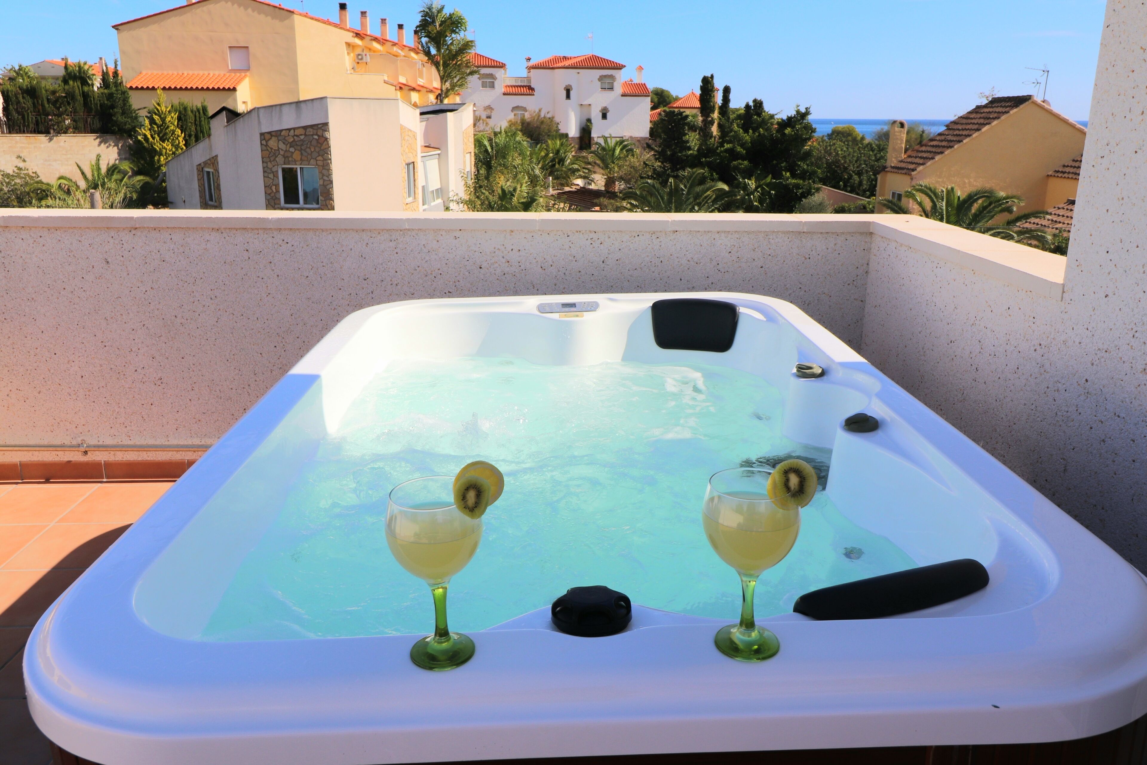 Bain à remous extérieur