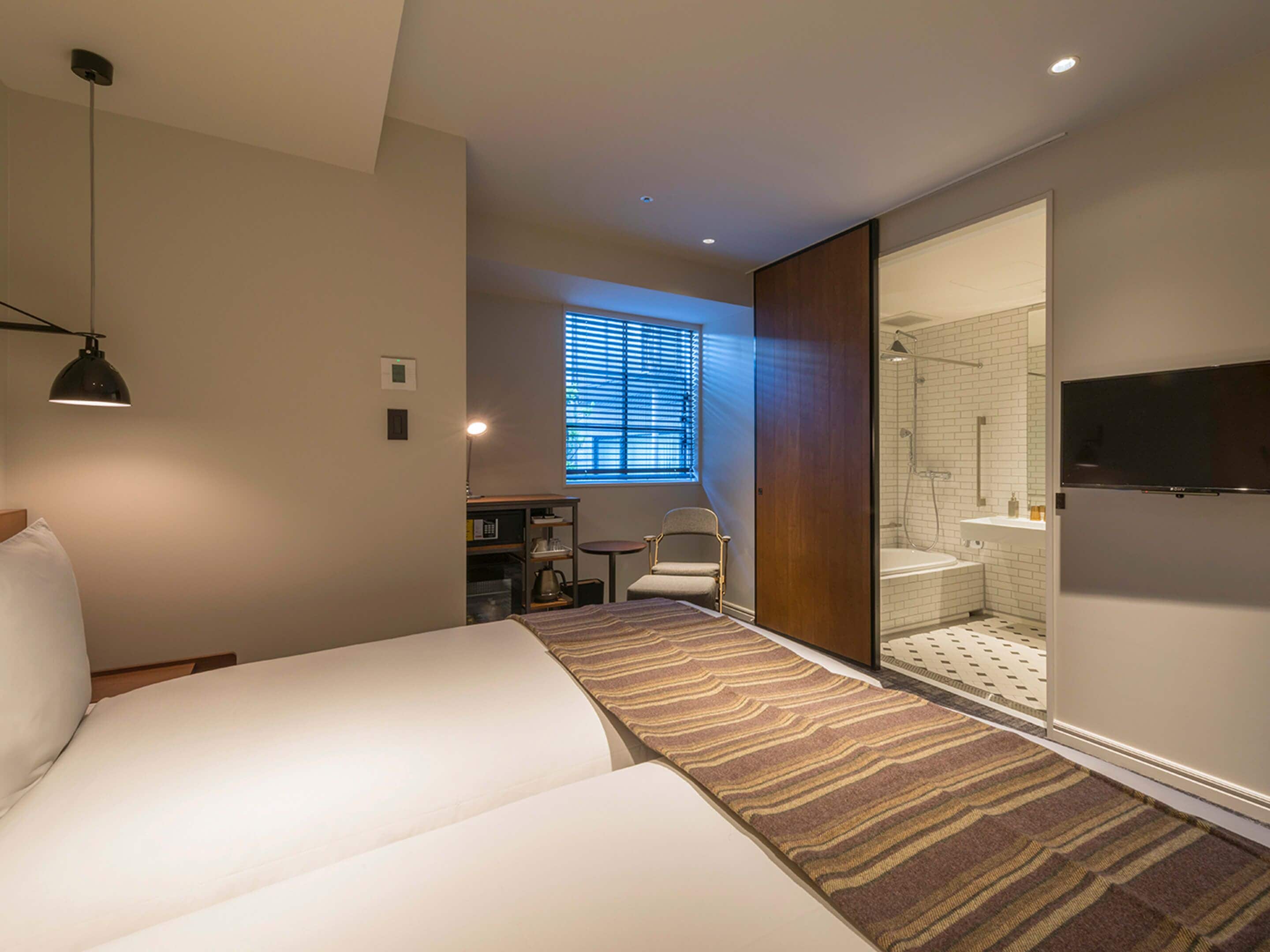 universal twin | 1 bedroom, down duvets, free wifi, bed sheets