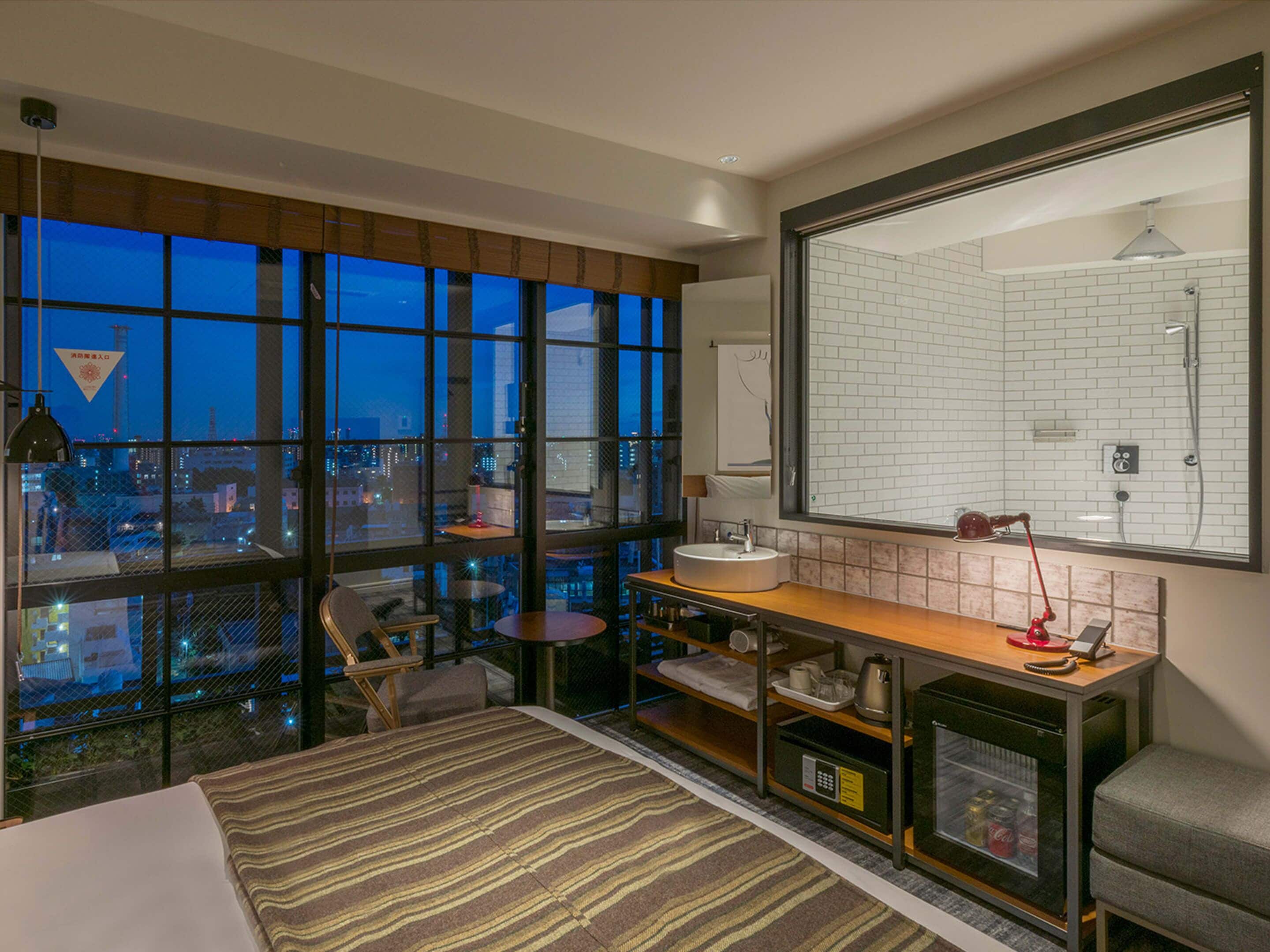 deluxe hollywood twin room | 1 bedroom, down duvets, free wifi, bed sheets