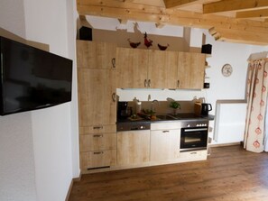 Fridge, oven, stovetop, dishwasher - Ferienwohnung Magdalena, 40 qm (Rottau)