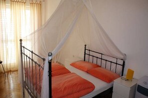 1 chambre, accès Internet, draps fournis