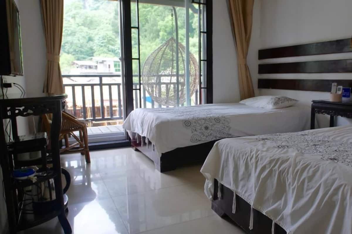 Standard Twin Room, Balcony | Soundproofing, WiFi (free)