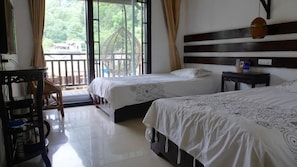 Standard Twin Room, Balcony | Soundproofing, free WiFi - The Old Place In't Youth Hostel (Guilin)