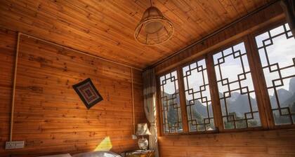 The Old Place In't Youth Hostel