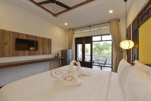 Junior Suite, Balcony | Minibar, in-room safe, desk, free WiFi - An Bang Beach Villas (Da Nang)